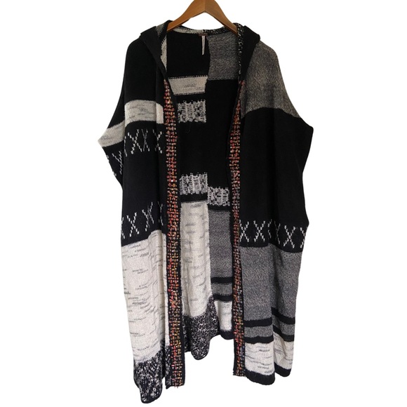 Free People Solstice Spirit Embellished Poncho Knit Alpaca Blend Women’s M/L - Picture 3 of 16